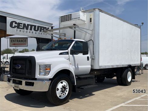 Used 2023 Ford F650 2WD Regular Cab Super Duty image 1