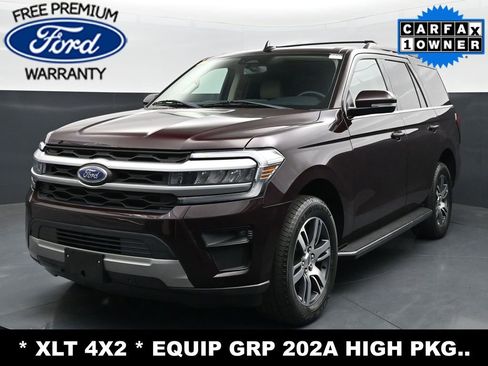 Used 2023 Ford Expedition XLT RWD image 2
