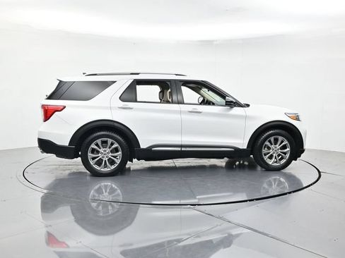 Certified 2022 Ford Explorer Limited w/ Equipment Group 301A RWD image 2