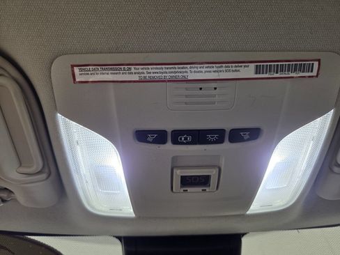 Used 2020 Toyota Corolla LE FWD image 14