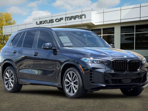 Used 2025 BMW X5 xDrive40i w/ M Sport Package AWD/4WD image 6