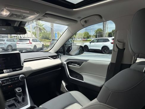 Used 2023 Toyota RAV4 XLE Premium FWD image 11