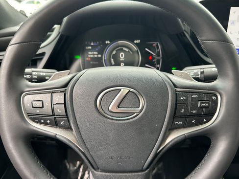 Used 2025 Lexus ES 300h F Sport FWD image 15