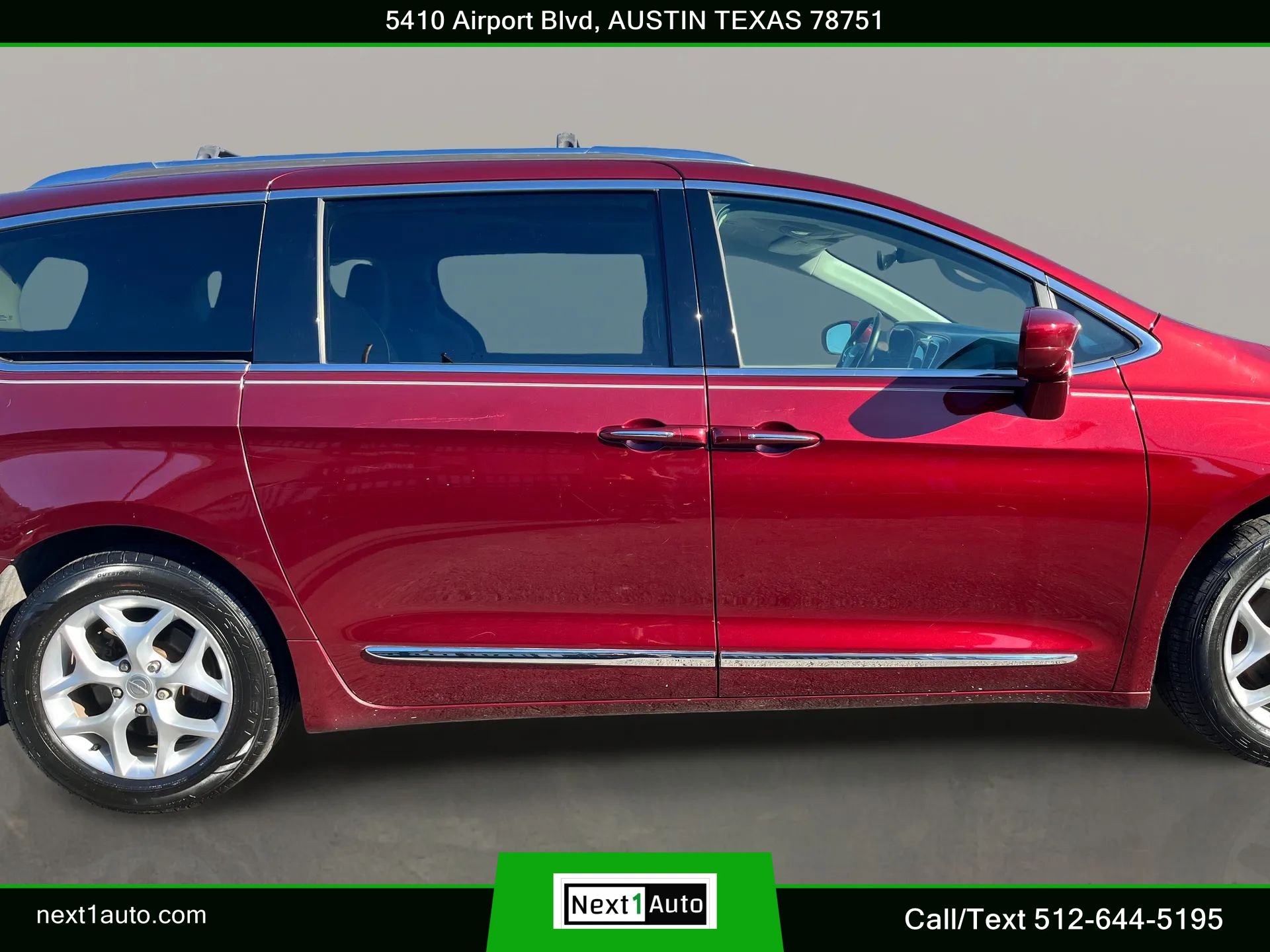 Used 2018 Chrysler Pacifica Touring-L Plus w/ Tire & Wheel Group FWD image 5