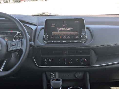 Used 2023 Nissan Rogue S AWD/4WD image 19