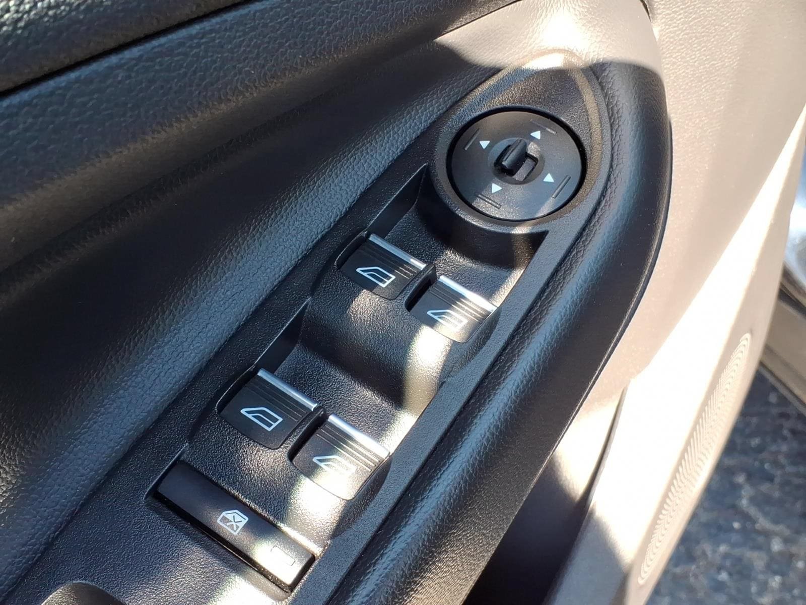 Used 2019 Ford Escape Titanium AWD/4WD image 10