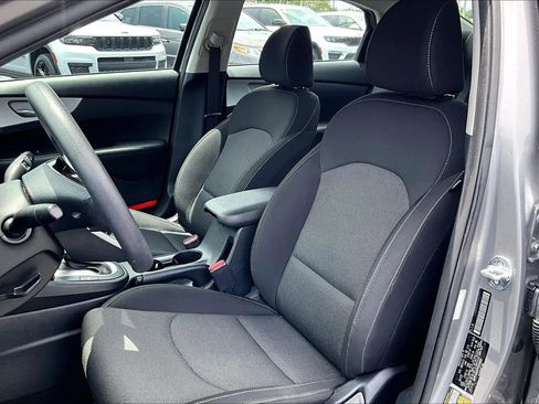 Used 2023 Kia Forte LXS w/ LXS Technology Package FWD image 25