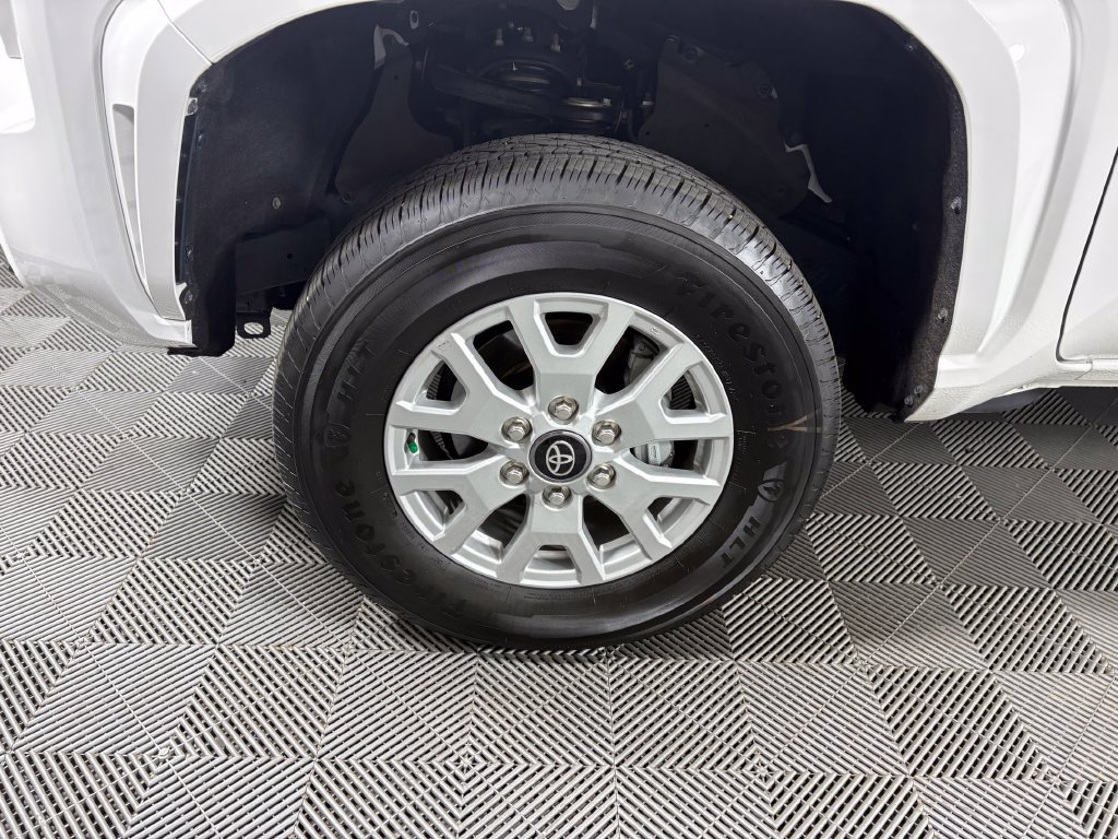 Used 2025 Toyota Tacoma SR AWD/4WD image 10