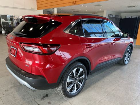 Used 2023 Ford Escape Platinum w/ Premium Technology Package image 5