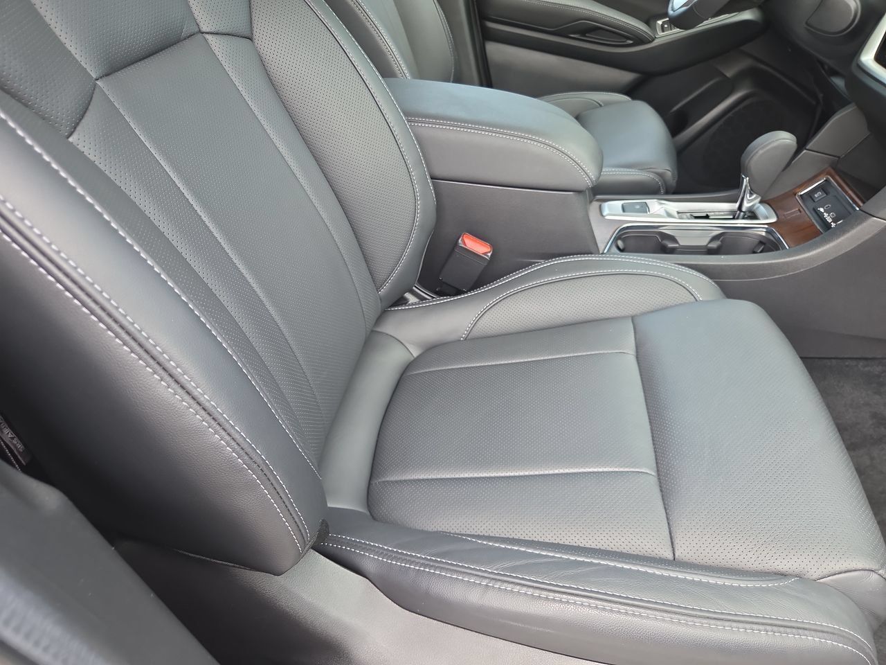 Used 2025 Subaru Ascent Touring AWD/4WD image 19