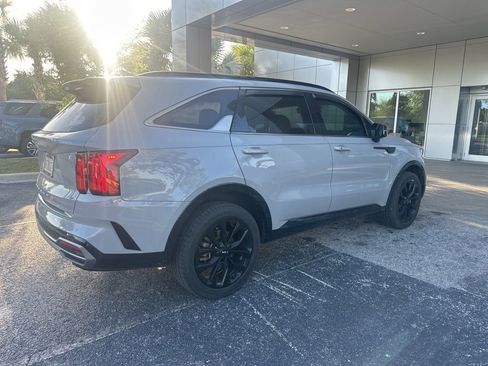 Used 2022 Kia Sorento SX image 3
