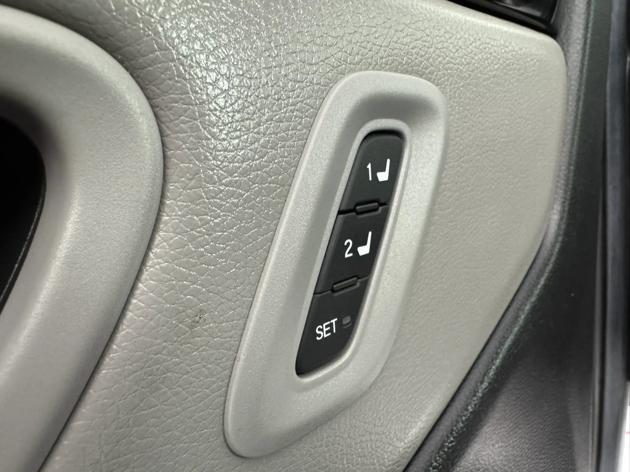 Used 2025 Honda Pilot EX-L image 44