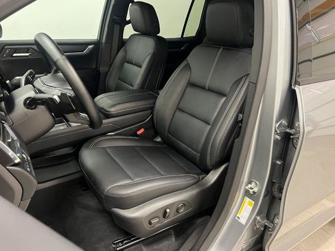 Used 2026 GMC Acadia Elevation w/ Elevation Premium Package AWD/4WD image 22