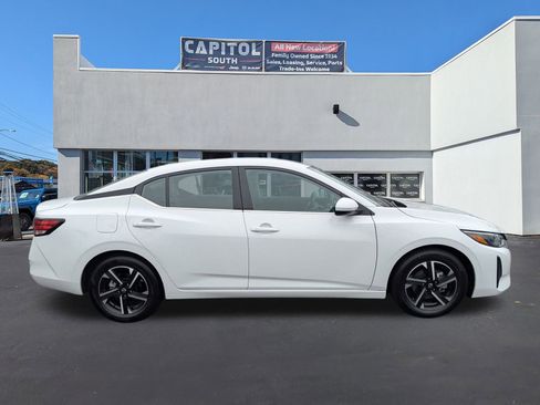 Used 2024 Nissan Sentra SV image 2