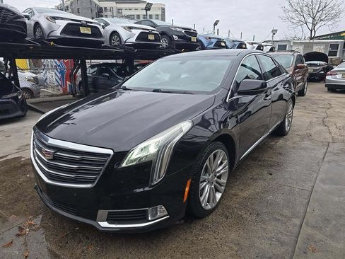 Used 2018 Cadillac XTS Luxury FWD image 1