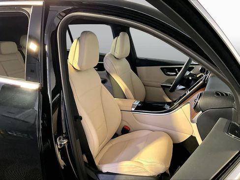 Used 2026 Mercedes-Benz GLC 300 4MATIC image 8
