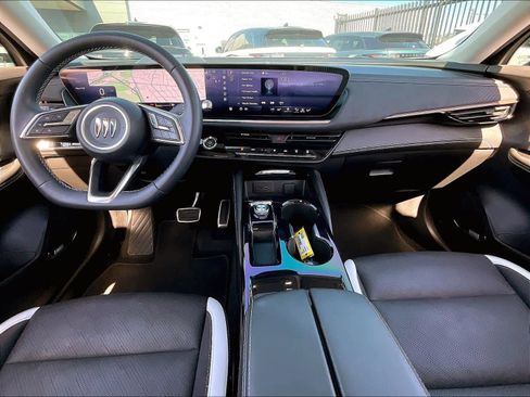 Used 2025 Buick Envision Sport Touring AWD/4WD image 17