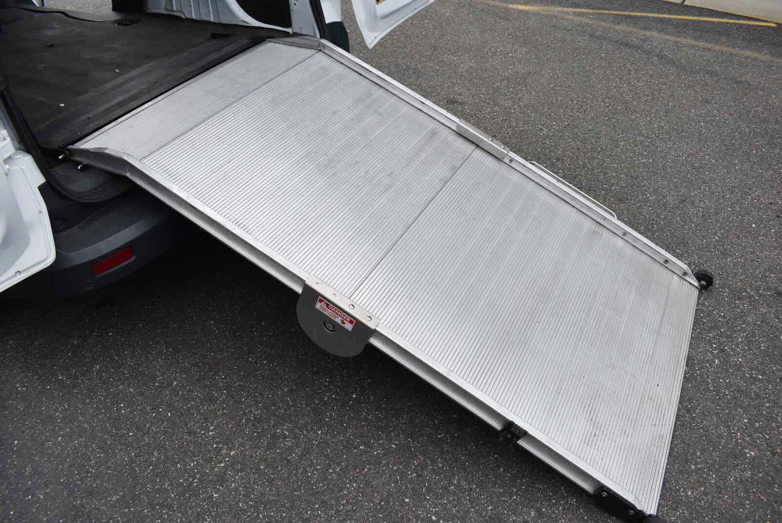 Used 2016 Ford Transit Connect XLT FWD image 23