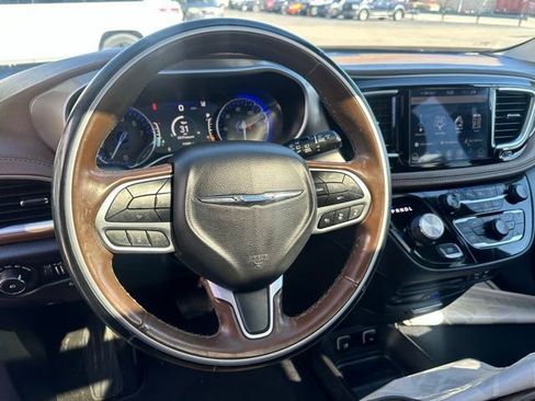 Used 2018 Chrysler Pacifica Limited w/ Tire & Wheel Group image 24