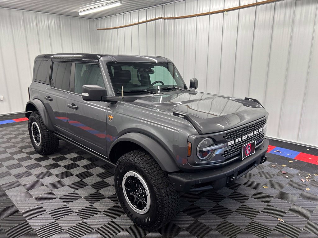 Used 2025 Ford Bronco Badlands AWD/4WD image 3