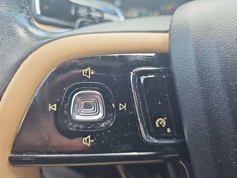 Used 2022 Lincoln Corsair Reserve FWD image 21