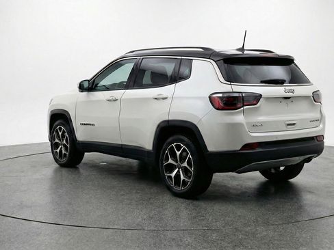 Used 2025 Jeep Compass Limited image 6
