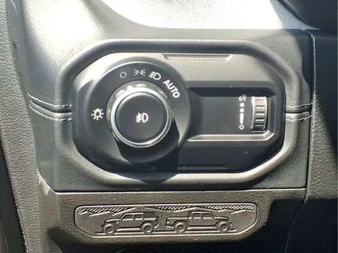 Used 2024 Jeep Wrangler Unlimited Sahara w/ Safety Group AWD/4WD image 13