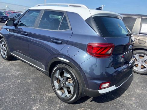 Used 2020 Hyundai Venue FWD image 5