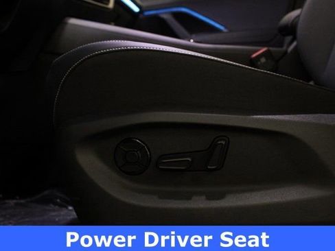 New 2026 Volkswagen Tiguan SE image 3