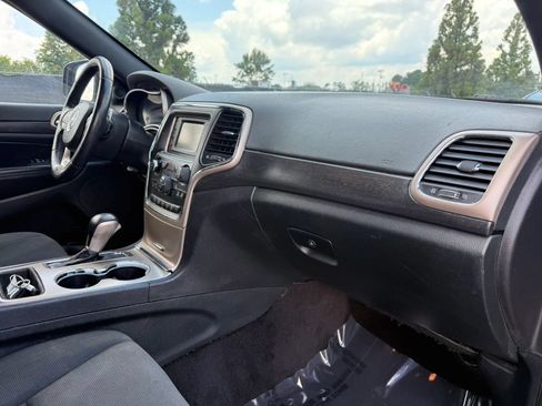 Used 2016 Jeep Grand Cherokee Laredo w/ Quick Order Package 23E AWD/4WD image 19
