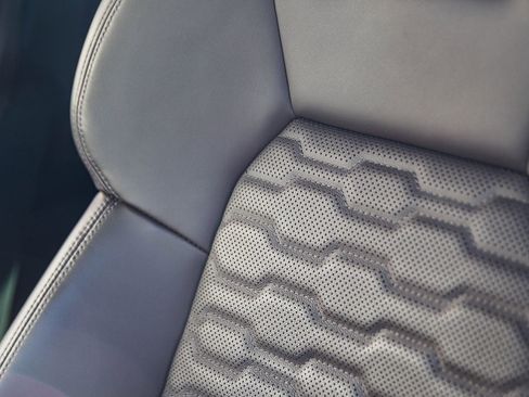 Used 2023 Audi e-tron GT Prestige image 28