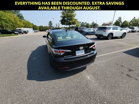 Used 2017 Hyundai Sonata Limited w/ Ultimate Package 02 FWD image 9