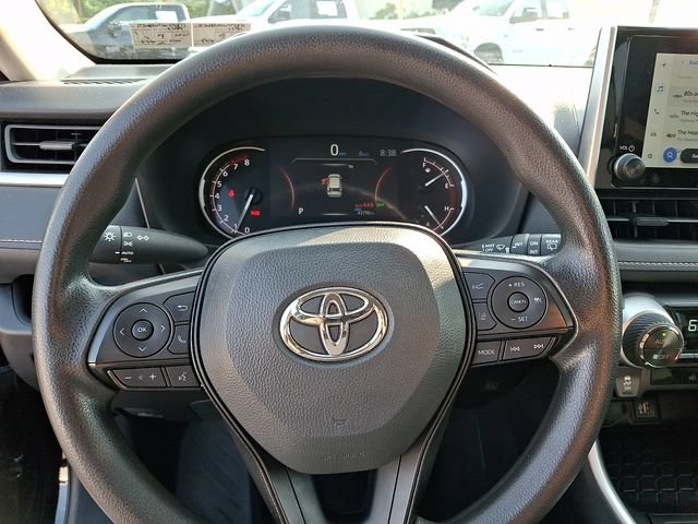 Used 2025 Toyota RAV4 XLE FWD image 19