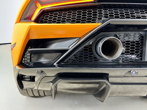 Used 2021 Lamborghini Huracan EVO RWD image 55