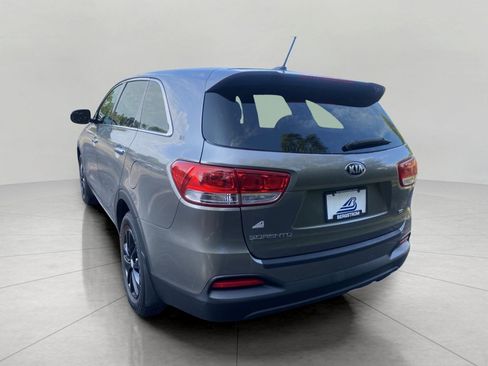 Used 2017 Kia Sorento L FWD image 10