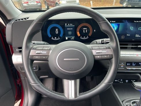 Certified 2025 Hyundai Kona SEL image 15