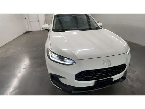 Used 2023 Honda HR-V LX image 3