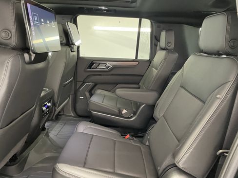 New 2026 GMC Yukon XL Denali w/ Denali Reserve Package image 12