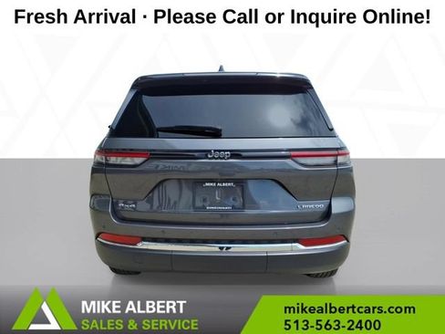 Used 2023 Jeep Grand Cherokee Laredo AWD/4WD image 6