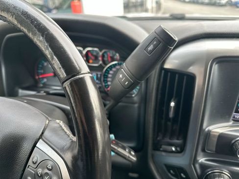 Used 2018 Chevrolet Silverado 1500 LT w/ LPO, Black Pack AWD/4WD image 21