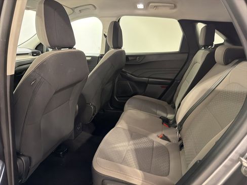 Used 2022 Ford Escape SE image 21