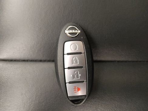 Used 2023 Nissan Murano SV image 27