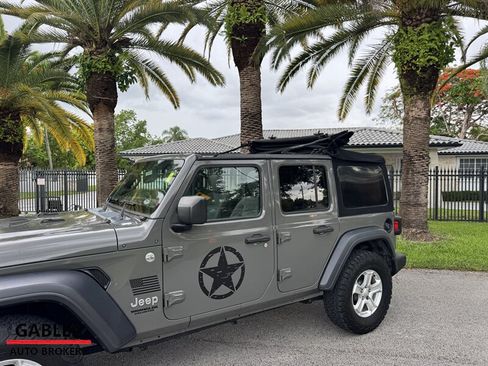 Used 2019 Jeep Wrangler Unlimited Sport S AWD/4WD image 11
