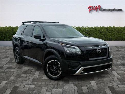 Used 2025 Nissan Pathfinder Rock Creek AWD/4WD image 7