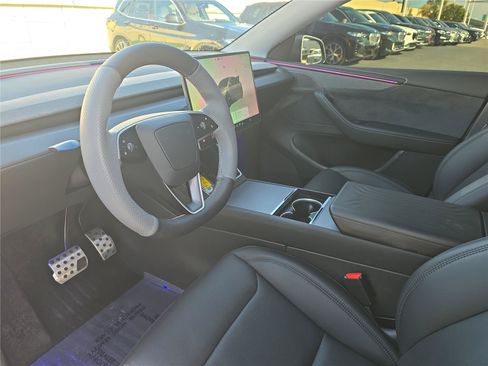 Used 2026 Tesla Model Y AWD image 16