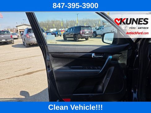 Used 2013 Kia Sorento LX w/ Convenience Pkg image 13
