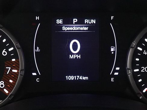 Used 2019 Jeep Renegade Latitude w/ Cold Weather Group image 16