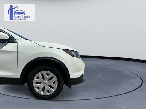 Used 2019 Nissan Rogue Sport S image 7