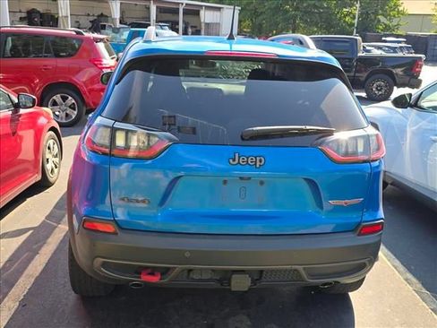 Used 2019 Jeep Cherokee Trailhawk w/ Cold Weather Group AWD/4WD image 10