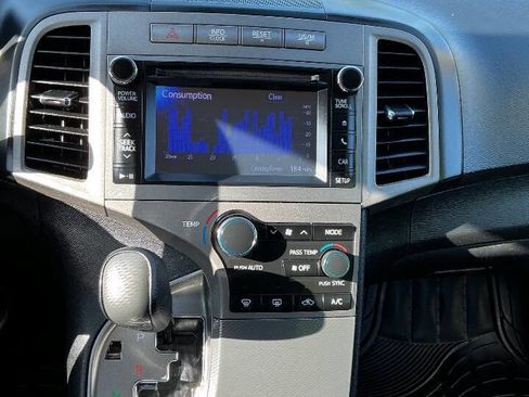 Used 2013 Toyota Venza LE FWD image 17